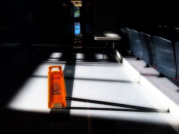 'Wet' sign on clean floor